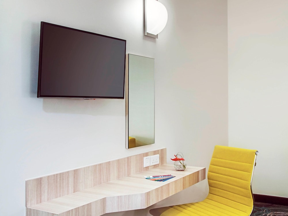 ibis Styles Dragon Mart Dubai — Hotel building in Dubai