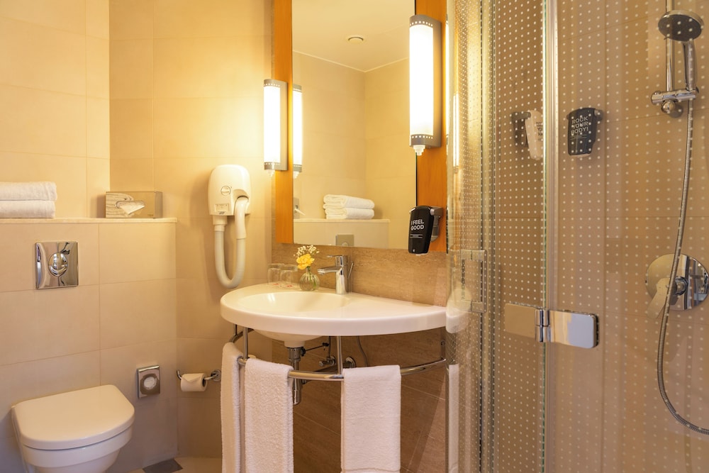 ibis One Central Hotel — Hotel rooms in Dubai