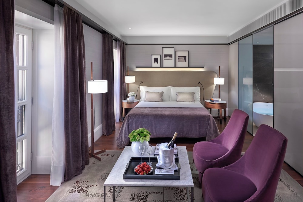 Mandarin Oriental, Milan — Hotel rooms in Milan, Lombardy