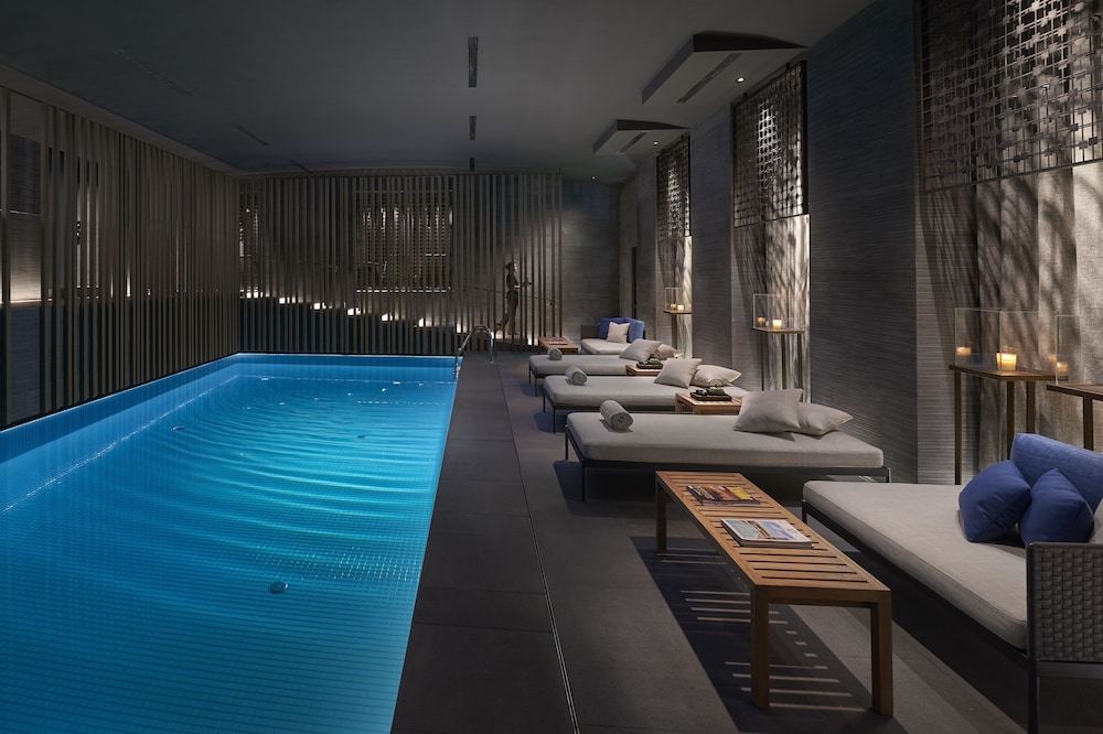 Mandarin Oriental, Milan — Swimming pool in Milan, Lombardy