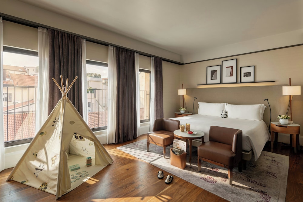 Mandarin Oriental, Milan — Hotel rooms in Milan, Lombardy