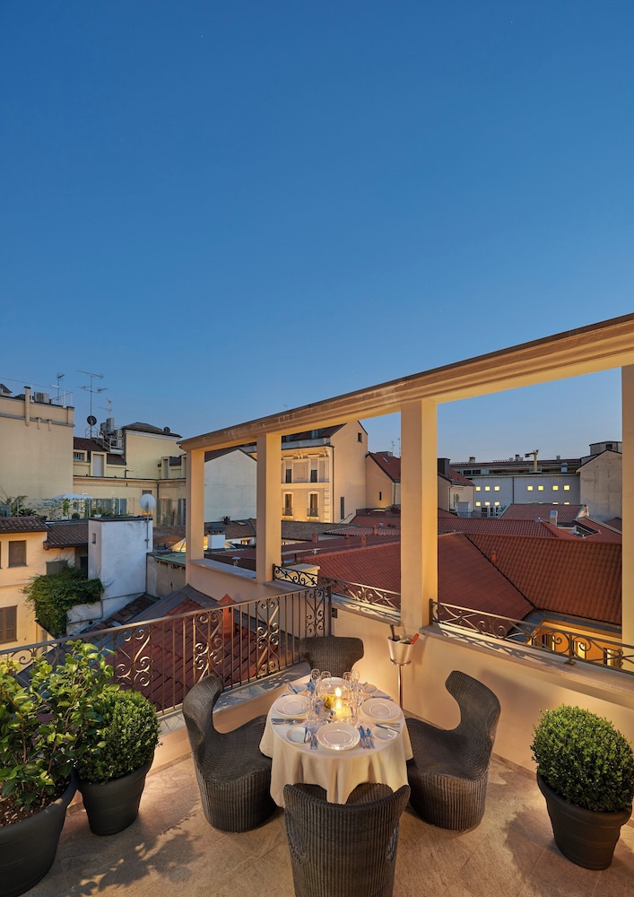 Mandarin Oriental, Milan — Hotel building in Milan, Lombardy
