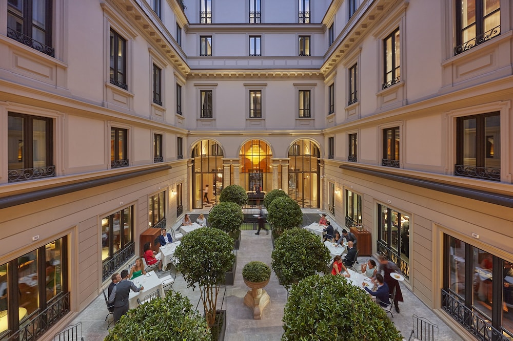 Mandarin Oriental, Milan — Hotel building in Milan, Lombardy