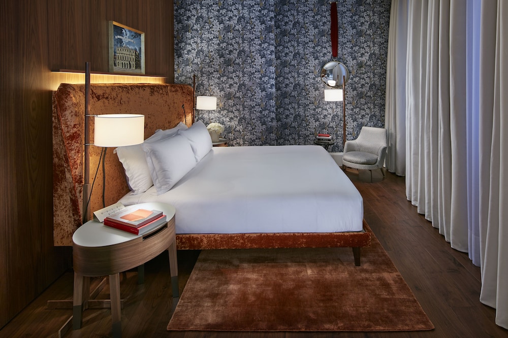 Mandarin Oriental, Milan — Hotel rooms in Milan, Lombardy