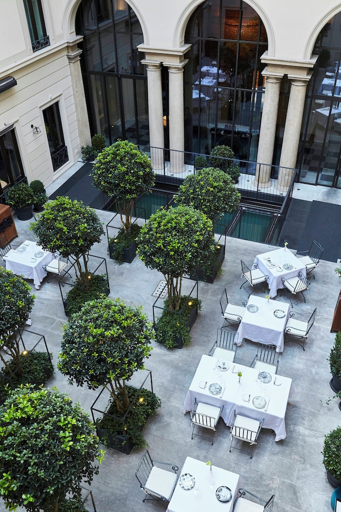 Mandarin Oriental, Milan — Restaurant & bars in Milan, Lombardy