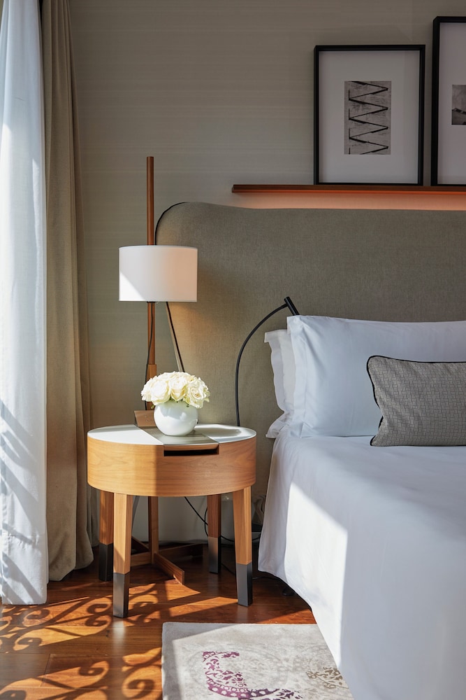 Mandarin Oriental, Milan — Hotel rooms in Milan, Lombardy