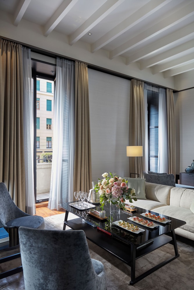 Mandarin Oriental, Milan — Hotel rooms in Milan, Lombardy