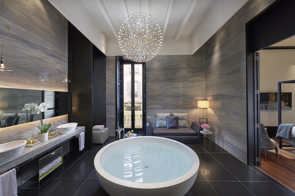 Mandarin Oriental, Milan — Hotel rooms in Milan, Lombardy