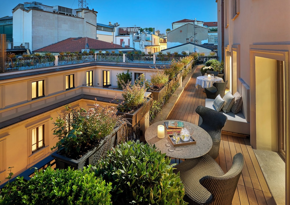 Mandarin Oriental, Milan — Hotel building in Milan, Lombardy