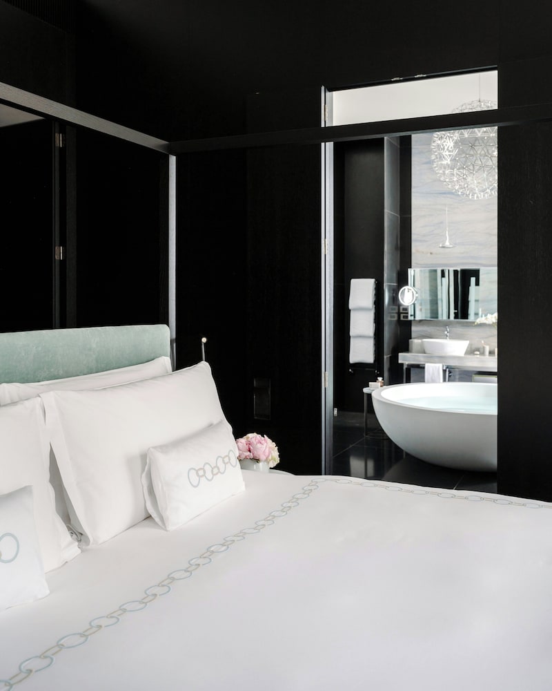 Mandarin Oriental, Milan — Hotel rooms in Milan, Lombardy
