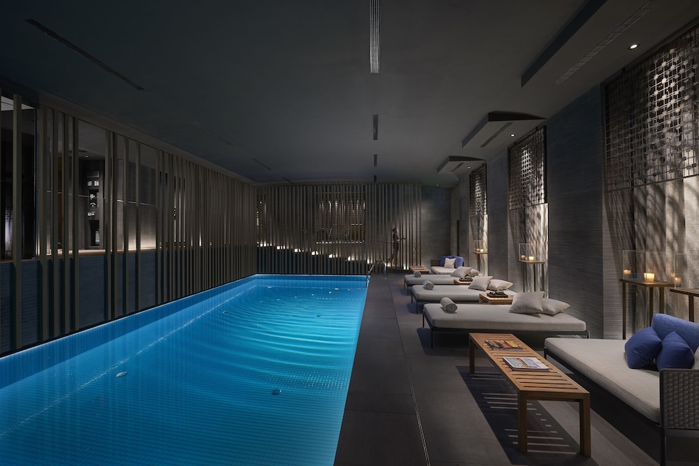 Mandarin Oriental, Milan — Swimming pool in Milan, Lombardy