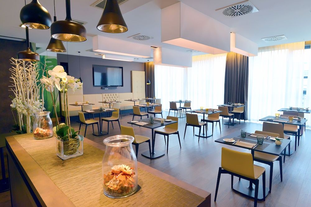 Hilton Garden Inn Milan North — Restaurant & bars in Milan, Lombardy