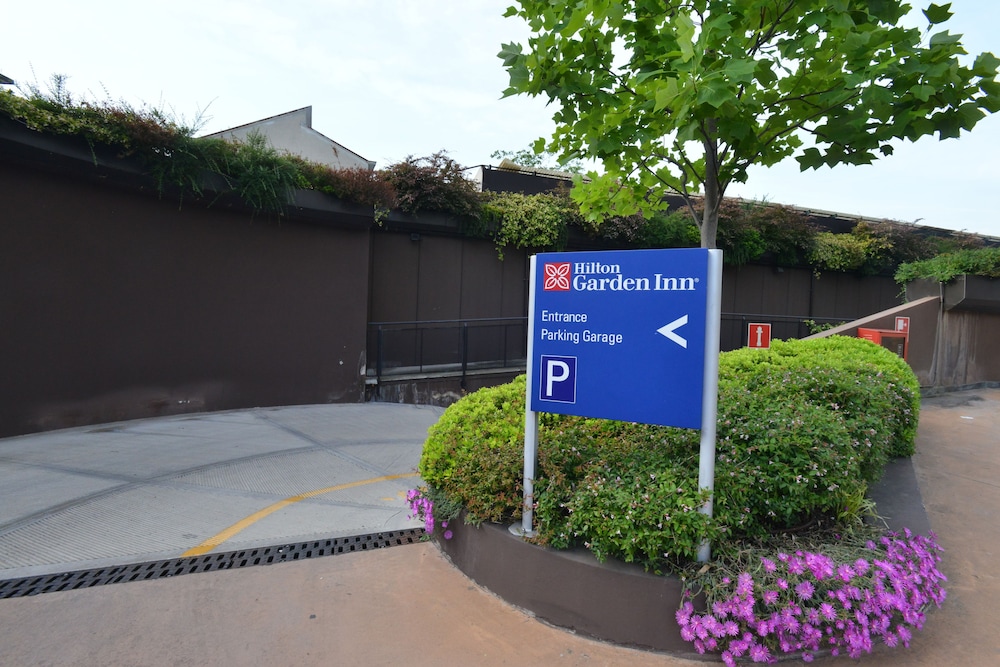 Hilton Garden Inn Milan North — Hotel building in Milan, Lombardy