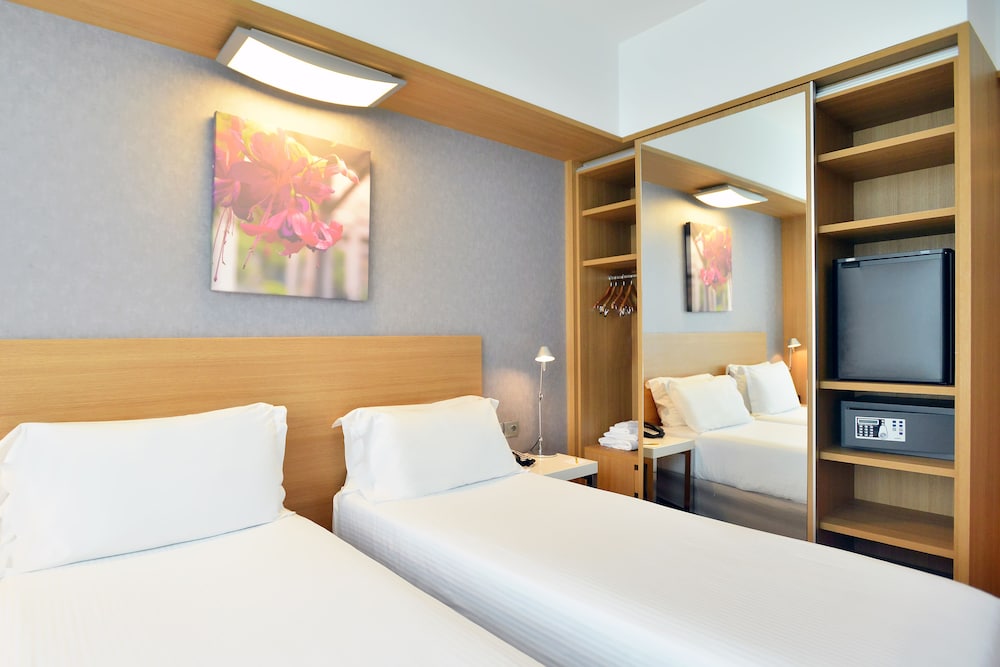 Hilton Garden Inn Milan North — Hotel rooms in Milan, Lombardy