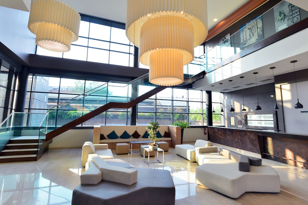Hilton Garden Inn Milan North — Hotel building in Milan, Lombardy