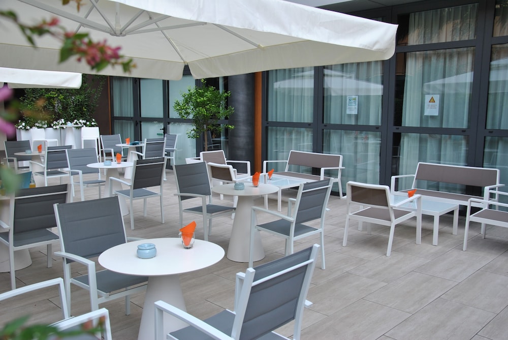 Hilton Garden Inn Milan North — Restaurant & bars in Milan, Lombardy