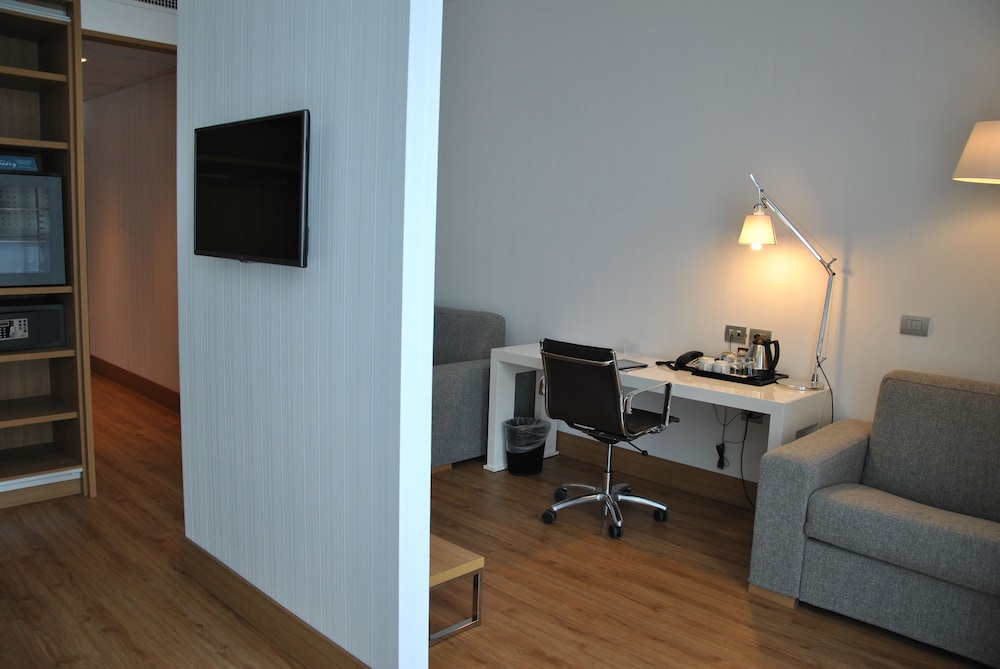 Hilton Garden Inn Milan North — Hotel rooms in Milan, Lombardy