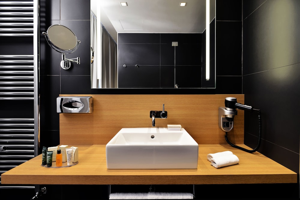 Hilton Garden Inn Milan North — Hotel rooms in Milan, Lombardy