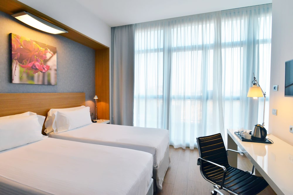 Hilton Garden Inn Milan North — Hotel rooms in Milan, Lombardy