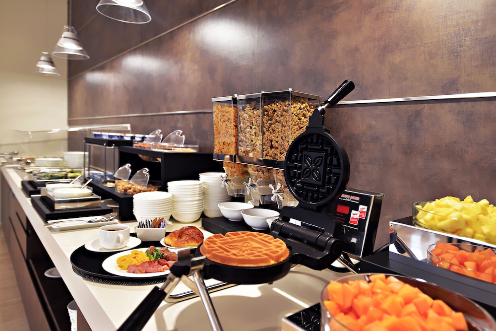 Hilton Garden Inn Milan North — Restaurant & bars in Milan, Lombardy