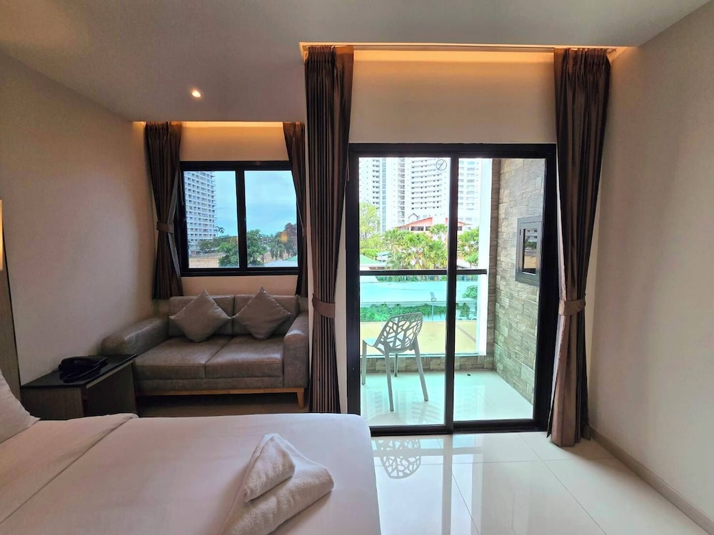 The Tj Hotel — Hotel rooms in Pattaya, Chonburi