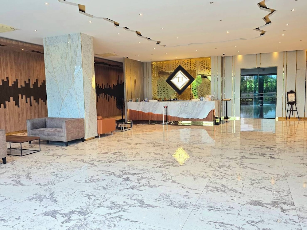 The Tj Hotel — Hotel building in Pattaya, Chonburi