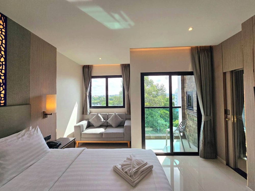 The Tj Hotel — Hotel rooms in Pattaya, Chonburi