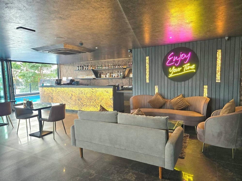 The Tj Hotel — Restaurant & bars in Pattaya, Chonburi