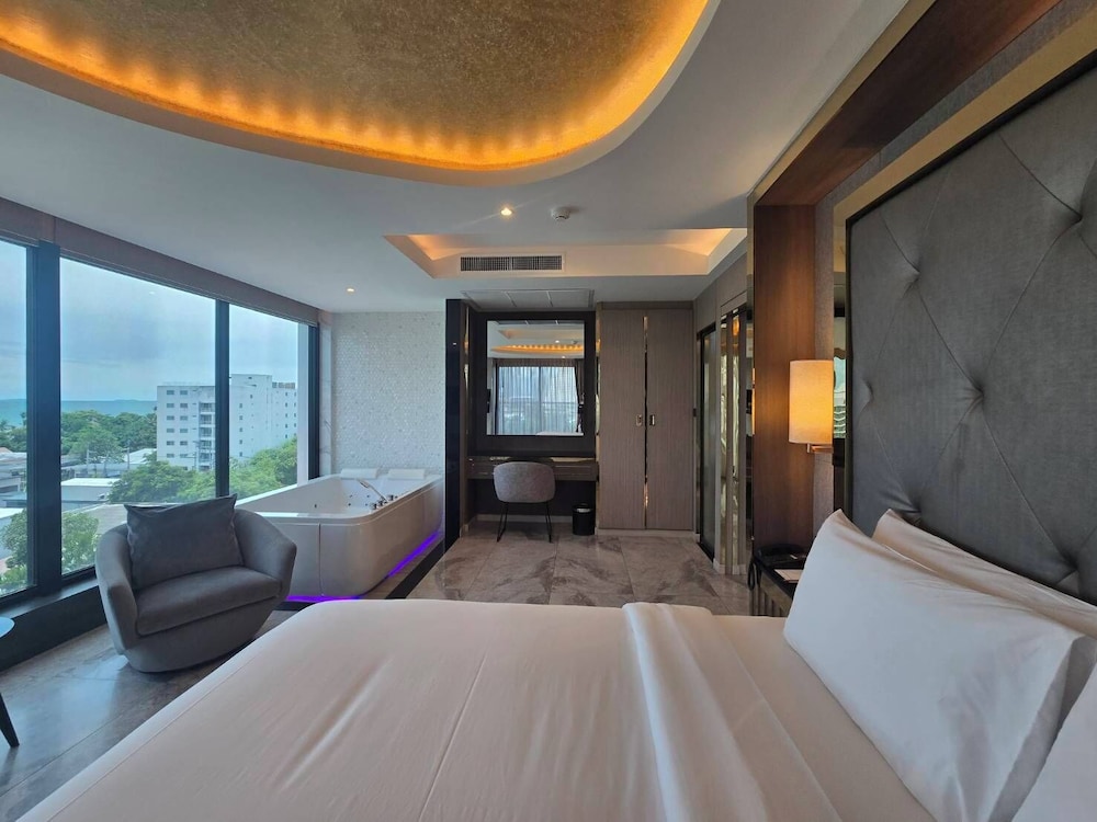 The Tj Hotel — Hotel rooms in Pattaya, Chonburi