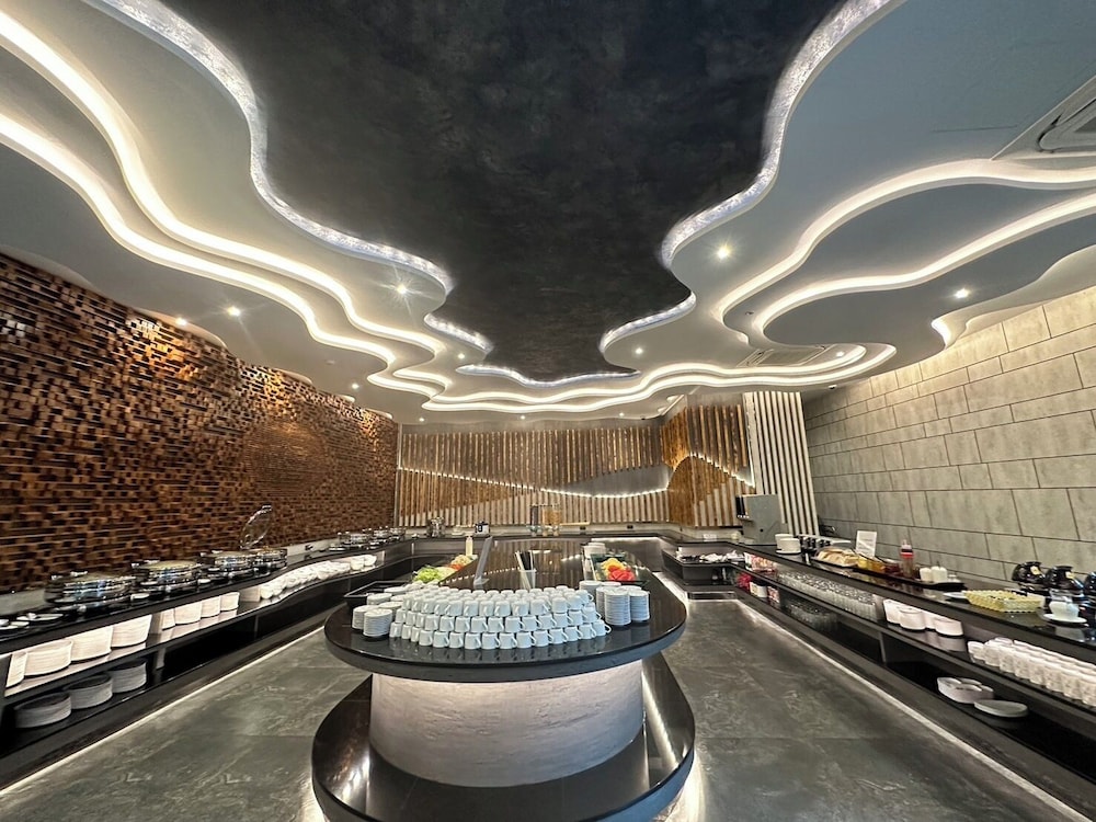 The Tj Hotel — Restaurant & bars in Pattaya, Chonburi