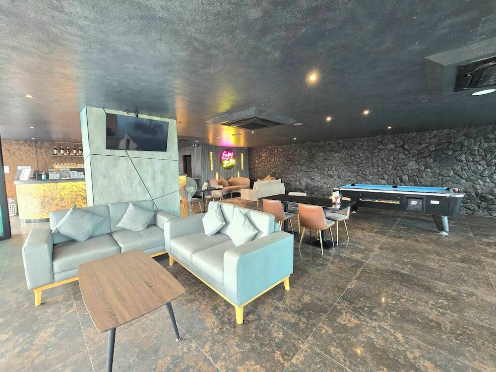 The Tj Hotel — Restaurant & bars in Pattaya, Chonburi