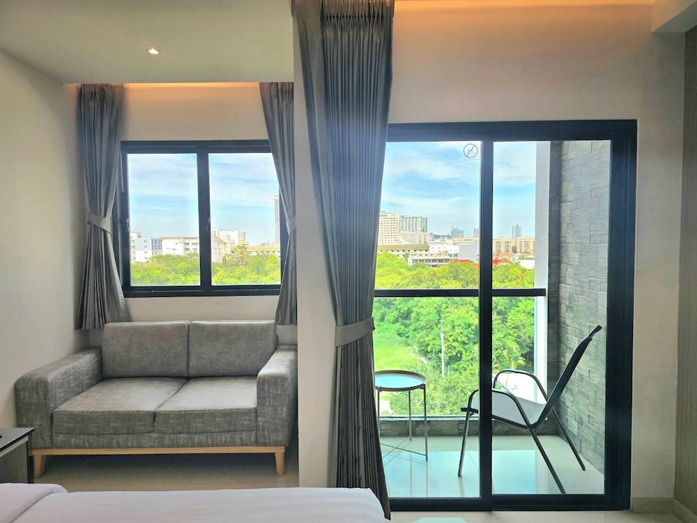 The Tj Hotel — Hotel rooms in Pattaya, Chonburi