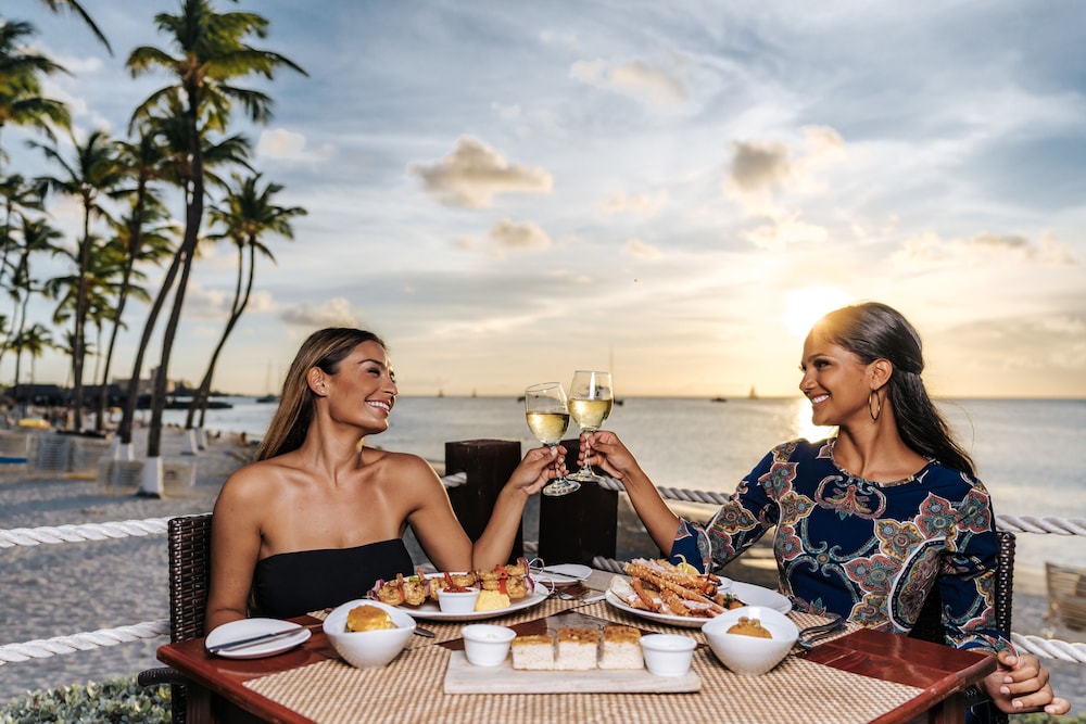 All Inclusive Holiday Inn Resort Aruba — Restaurant & bars in Noord, Aruba