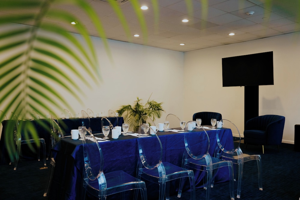 All Inclusive Holiday Inn Resort Aruba — Restaurant & bars in Noord, Aruba