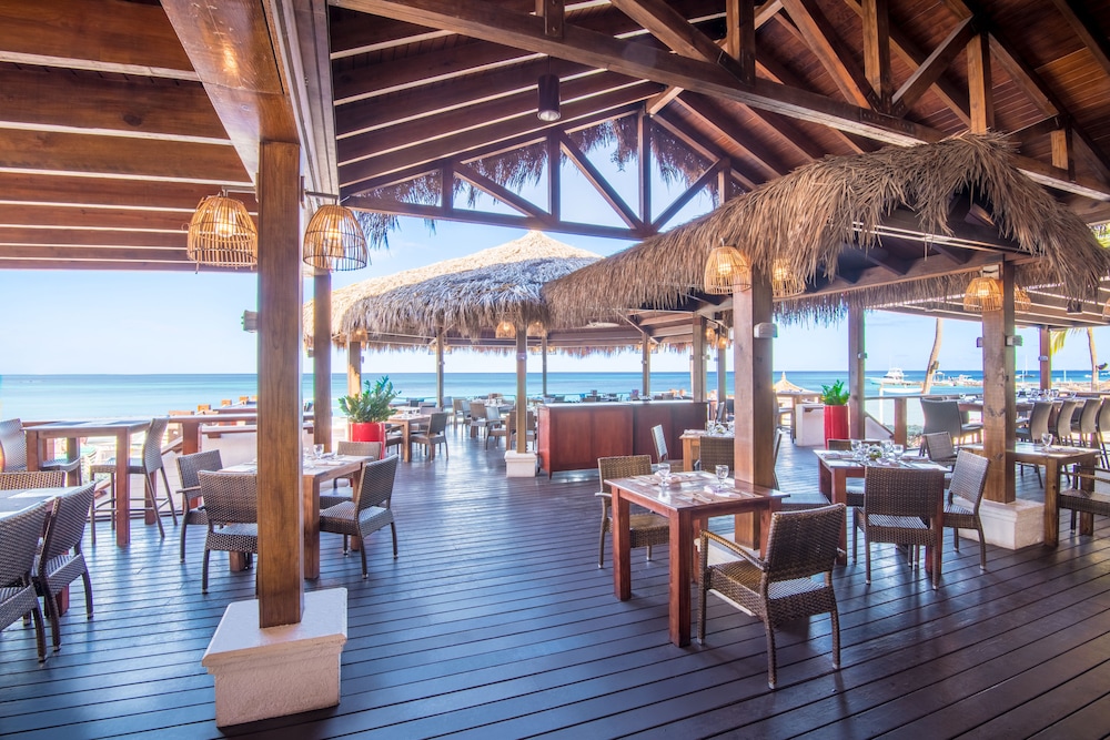 All Inclusive Holiday Inn Resort Aruba — Restaurant & bars in Noord, Aruba