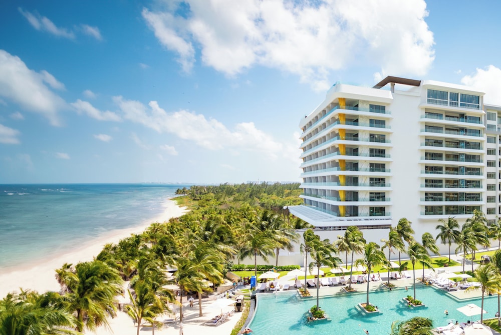 Hotel Mousai Cancun Ocean Front Adults Only — Hotel building in Playa Mujeres, Quintana Roo