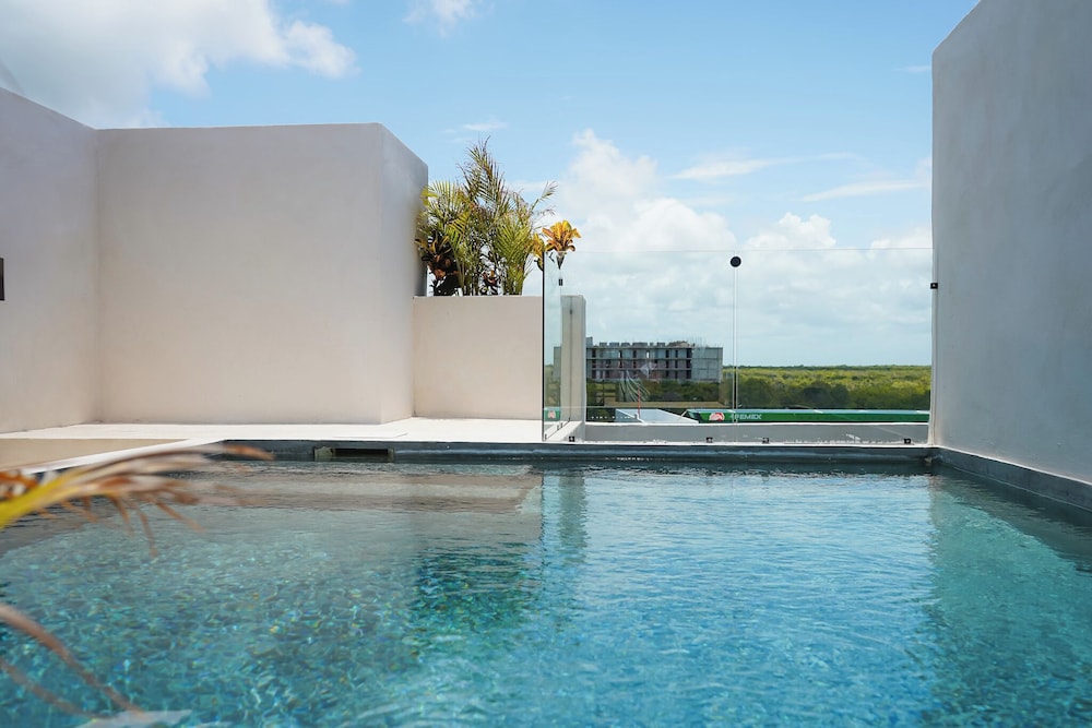 Otonomus Tulum — Swimming pool in Tulum, Quintana Roo