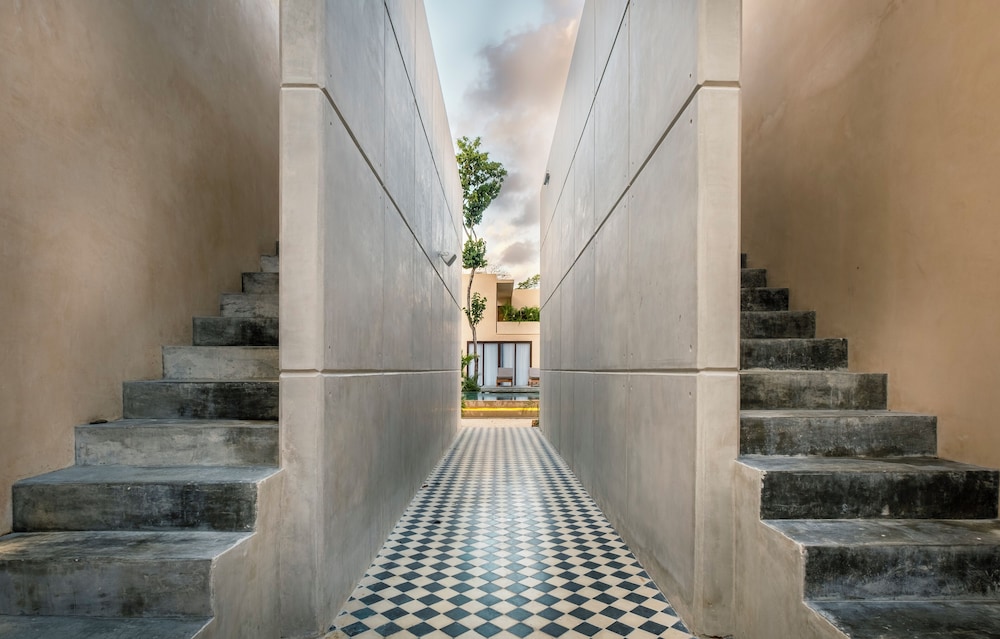 Collection O Faisano Boutique Hotel, Spa, Transportation, Rentals & Tours, Tulum — Hotel building in Tulum, Quintana Roo
