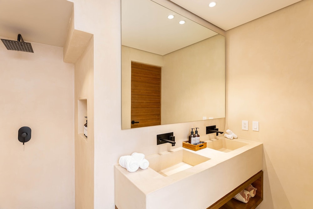 Collection O Faisano Boutique Hotel, Spa, Transportation, Rentals & Tours, Tulum — Hotel rooms in Tulum, Quintana Roo