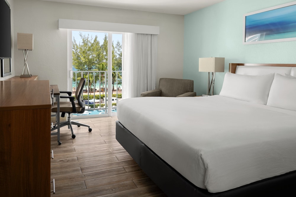 Courtyard by Marriott Nassau Downtown/Junkanoo Beach — Hotel rooms in Nassau, New Providence