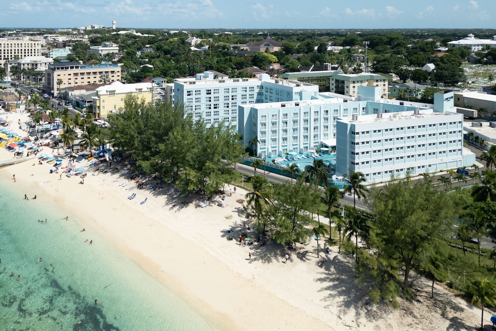Courtyard by Marriott Nassau Downtown/Junkanoo Beach — Beach in Nassau, New Providence