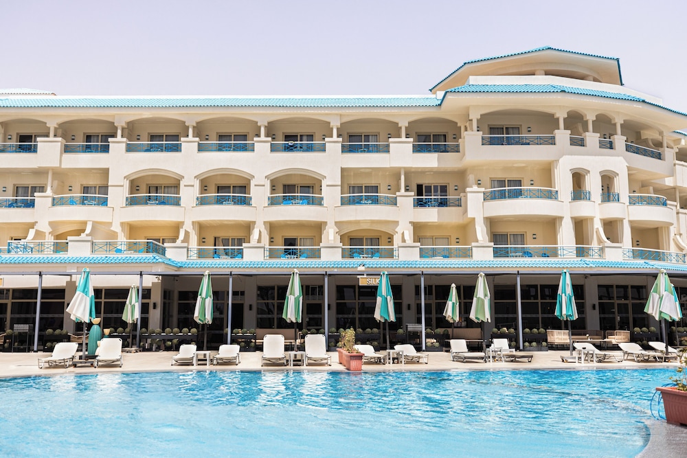 Flow Spectrum Resort Sahl Hasheesh — Swimming pool in Sahl Hasheesh, Red Sea