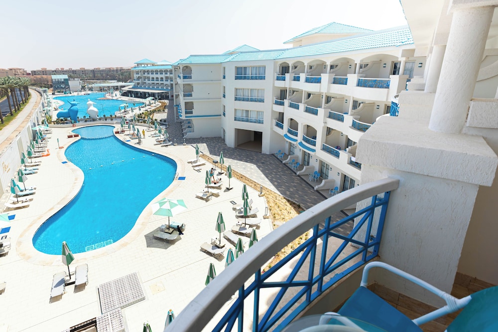 Flow Spectrum Resort Sahl Hasheesh — Swimming pool in Sahl Hasheesh, Red Sea