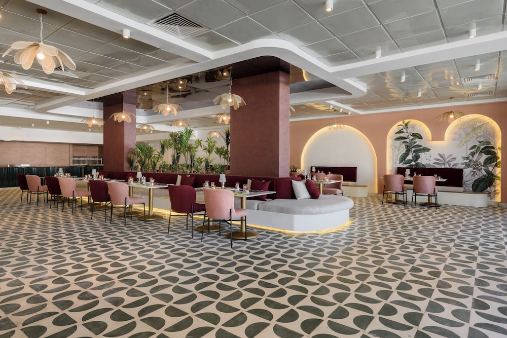 Flow Spectrum Resort Sahl Hasheesh — Restaurant & bars in Sahl Hasheesh, Red Sea