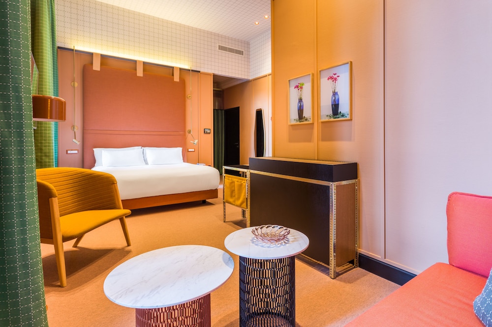 Room Mate Collection Giulia, Milan — Hotel rooms in Milan, Lombardy