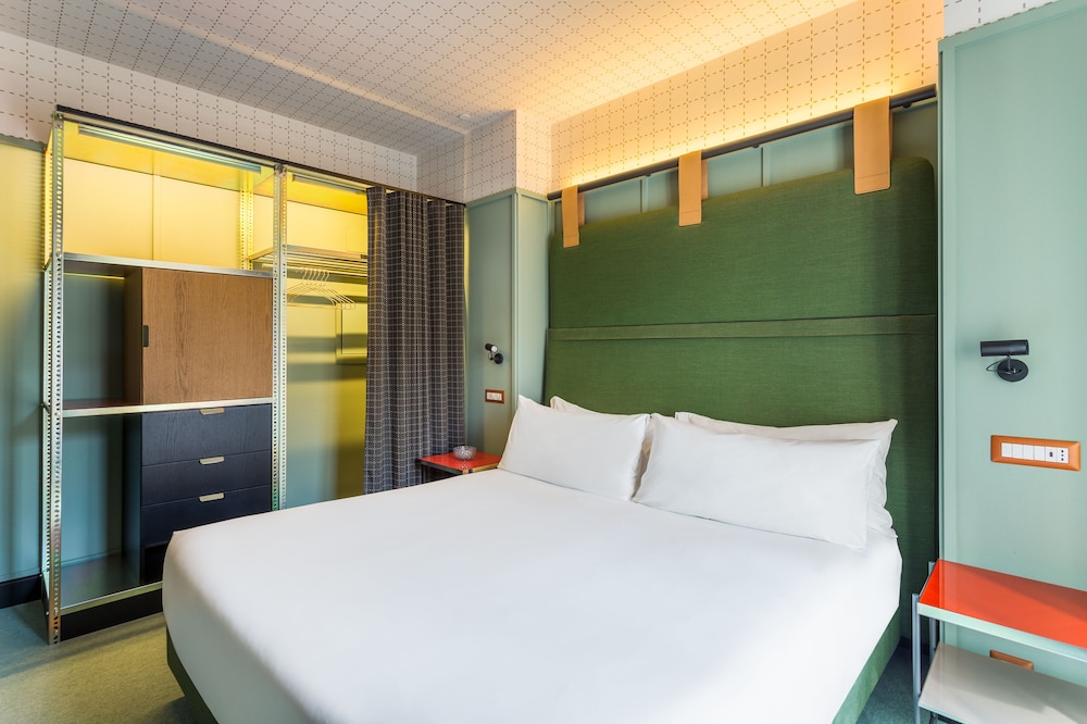 Room Mate Collection Giulia, Milan — Hotel rooms in Milan, Lombardy