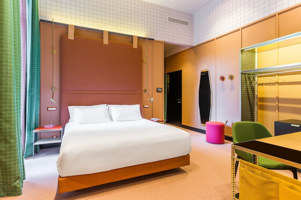 Room Mate Collection Giulia, Milan — Hotel rooms in Milan, Lombardy