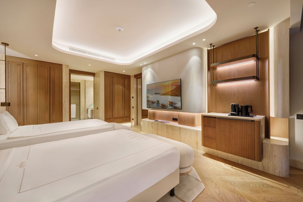 Regnum The Crown - All inclusive — Hotel rooms in Belek