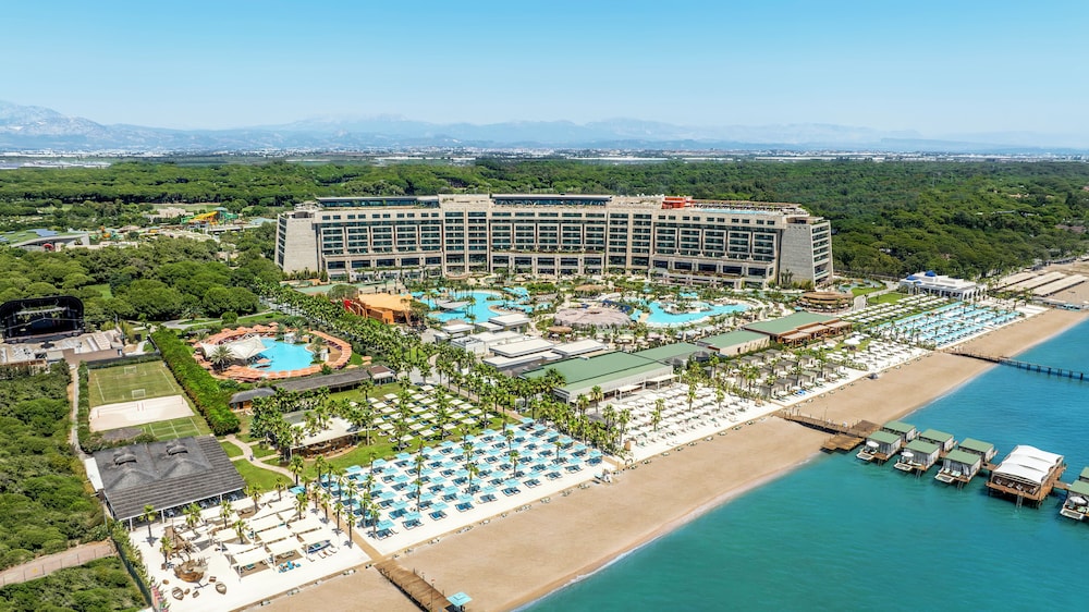 Regnum The Crown - All inclusive — Hotel building in Belek