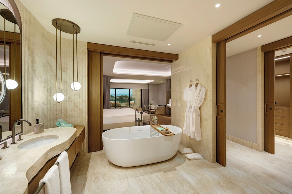 Regnum The Crown - All inclusive — Hotel rooms in Belek